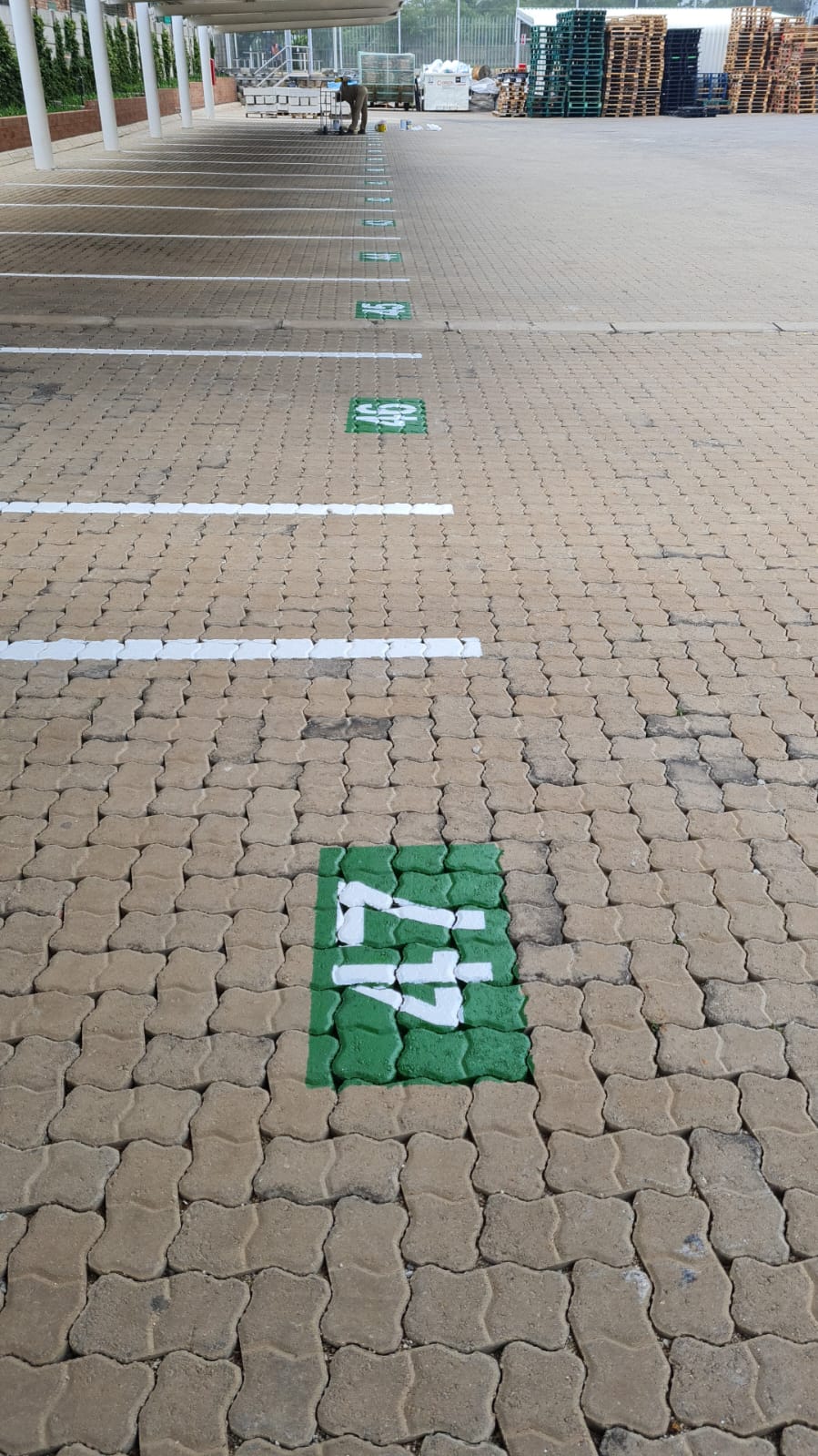 QUICK DRY ROAD MARKING PAINT